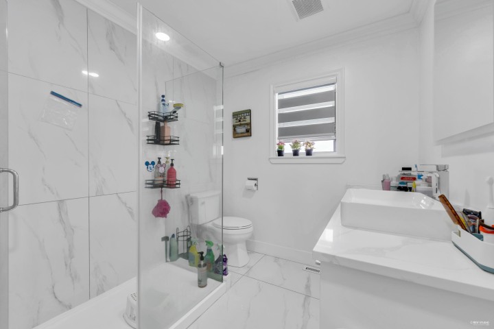 Photo 18 at 8025 Borden Street, Fraserview VE, Vancouver East