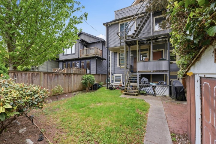 Photo 6 at 21 E 22nd Avenue, Main, Vancouver East