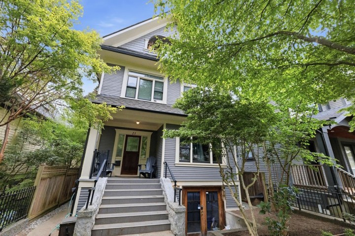 Photo 3 at 21 E 22nd Avenue, Main, Vancouver East