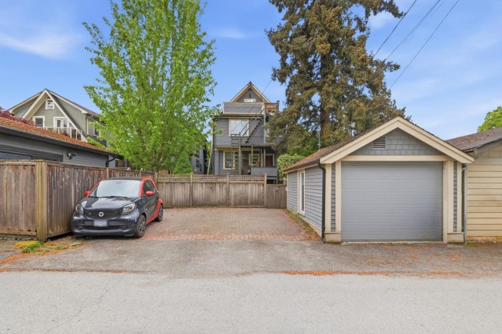 Photo 10 at 21 E 22nd Avenue, Main, Vancouver East