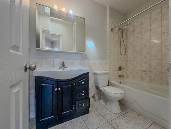 Photo 6 at 203 - 2817 Clark Drive, Mount Pleasant VE, Vancouver East