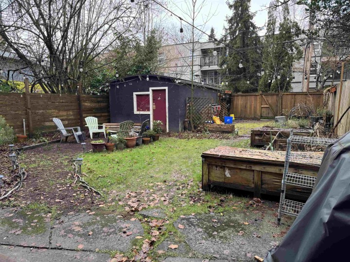 Photo 3 at 1437 E 10th Avenue, Grandview Woodland, Vancouver East