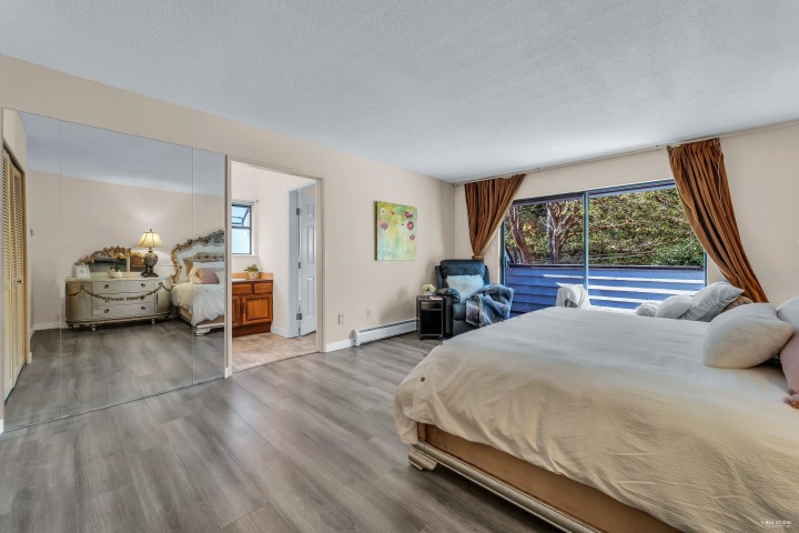 Photo 23 at 1040 Jefferson Avenue, Sentinel Hill, West Vancouver