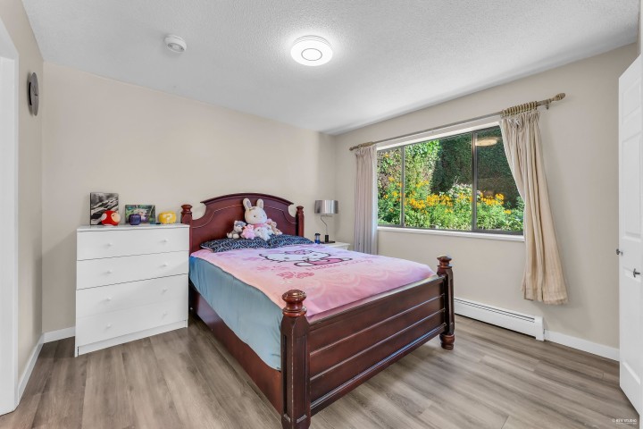 Photo 20 at 1040 Jefferson Avenue, Sentinel Hill, West Vancouver