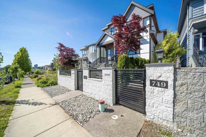 Photo 1 at 749 E 60th Avenue, South Vancouver, Vancouver East