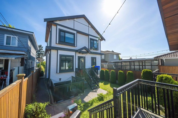 Photo 20 at 749 E 60th Avenue, South Vancouver, Vancouver East