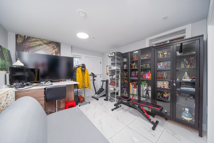 Photo 15 at 749 E 60th Avenue, South Vancouver, Vancouver East
