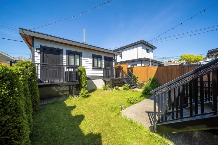 Photo 21 at 749 E 60th Avenue, South Vancouver, Vancouver East