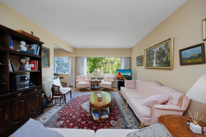 Photo 4 at 204 - 2146 W 43rd Avenue, Kerrisdale, Vancouver West