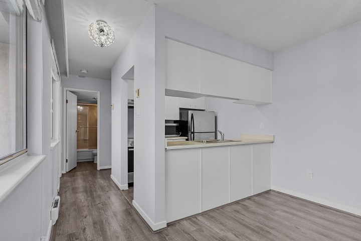 Photo 6 at 303 - 458 E 44th Avenue, Fraser VE, Vancouver East