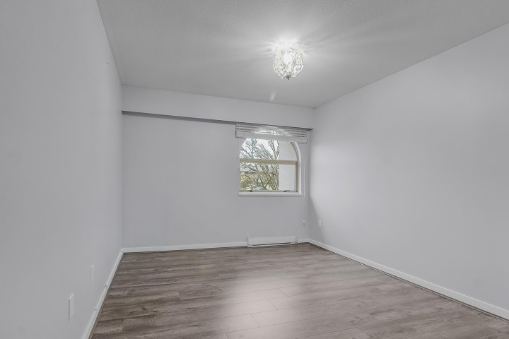 Photo 12 at 303 - 458 E 44th Avenue, Fraser VE, Vancouver East