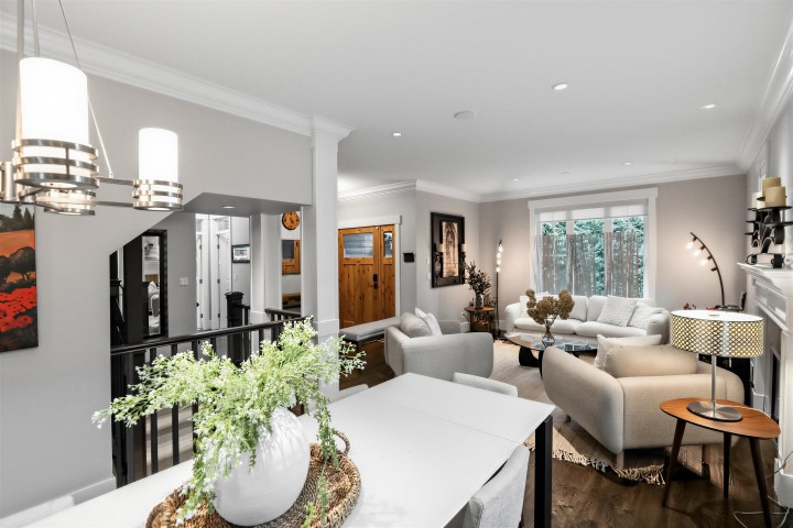 Photo 6 at 1376 Dyck Road, Lynn Valley, North Vancouver