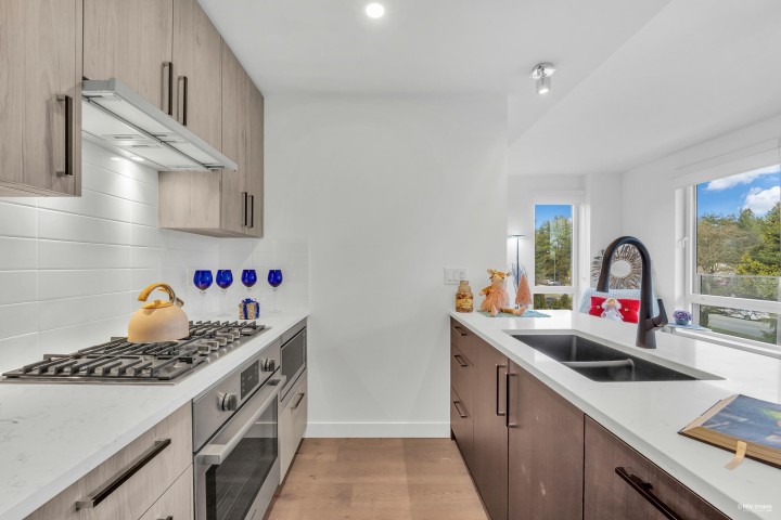 Photo 13 at 305 - 6859 Cambie Street, South Cambie, Vancouver West