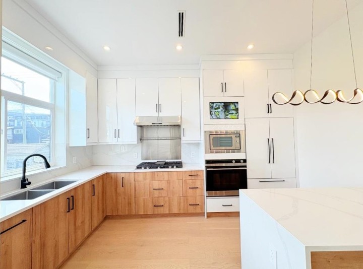 Photo 6 at 2026 E 32nd Avenue, Victoria VE, Vancouver East