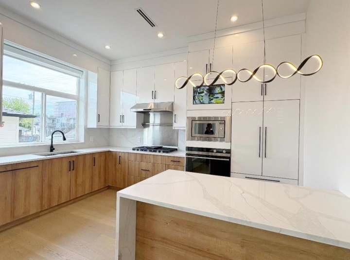 Photo 9 at 2026 E 32nd Avenue, Victoria VE, Vancouver East