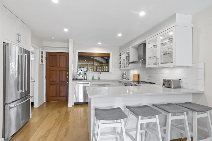 Photo 10 at 2 - 2151 Banbury Road, Deep Cove, North Vancouver