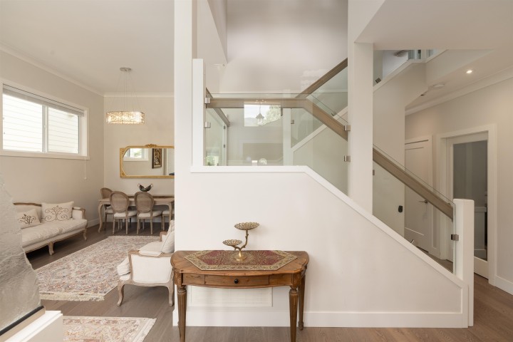 Photo 6 at 481 W Windsor Road, Upper Lonsdale, North Vancouver