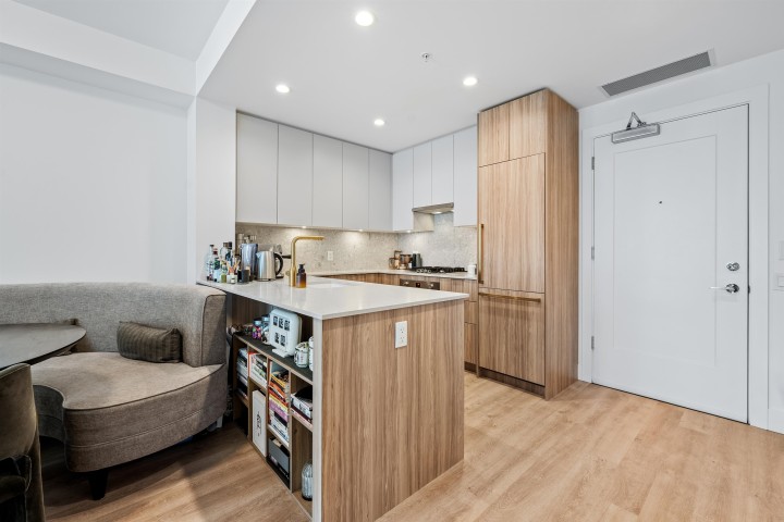 Photo 2 at 505 - 2385 Emery Court, Lynn Valley, North Vancouver