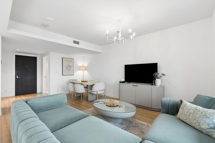 Photo 3 at 611 - 1500 Fern Street, Lynnmour, North Vancouver