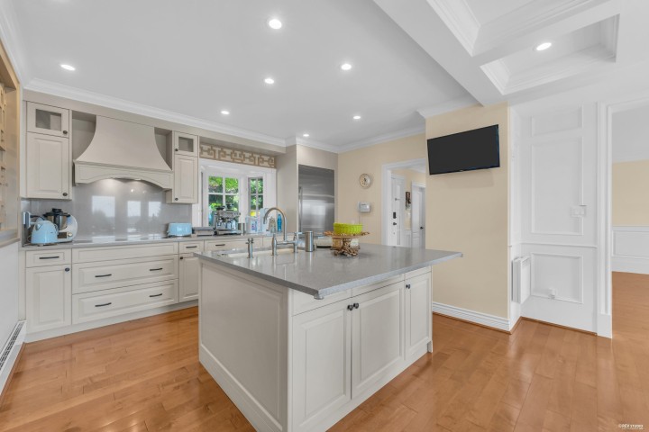 Photo 7 at 880 Younette Drive, Sentinel Hill, West Vancouver