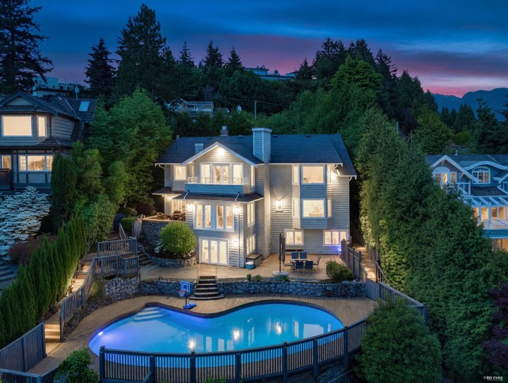 Photo 1 at 880 Younette Drive, Sentinel Hill, West Vancouver