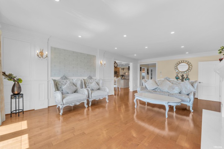 Photo 5 at 880 Younette Drive, Sentinel Hill, West Vancouver