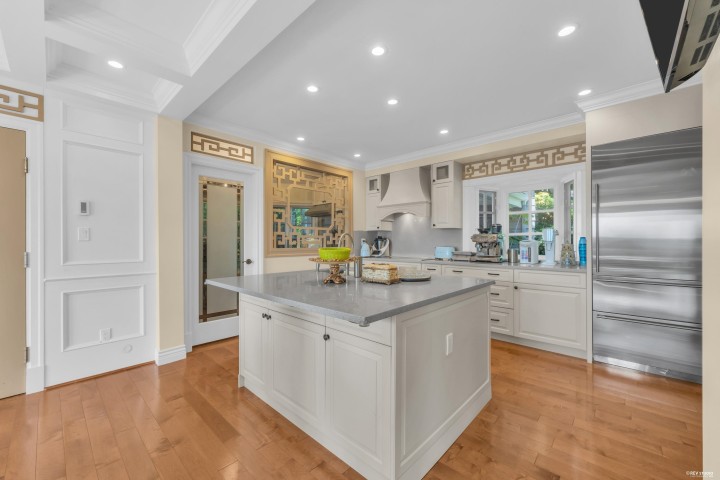 Photo 8 at 880 Younette Drive, Sentinel Hill, West Vancouver