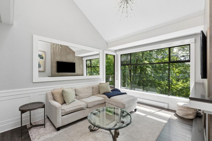 Photo 6 at 303 - 1702 Chesterfield Avenue, Central Lonsdale, North Vancouver