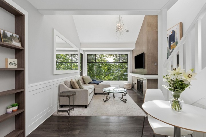 Photo 3 at 303 - 1702 Chesterfield Avenue, Central Lonsdale, North Vancouver