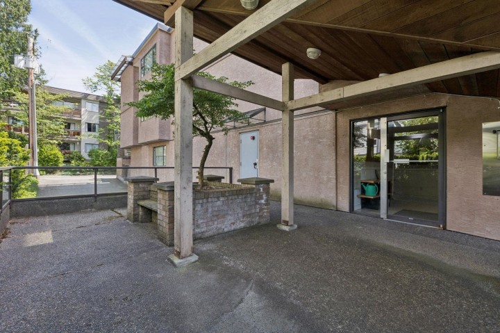 Photo 36 at 303 - 1702 Chesterfield Avenue, Central Lonsdale, North Vancouver