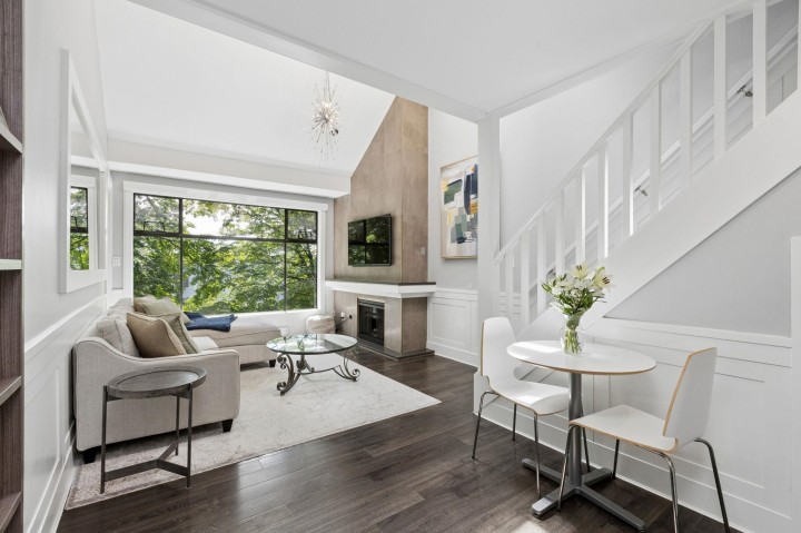 Photo 1 at 303 - 1702 Chesterfield Avenue, Central Lonsdale, North Vancouver