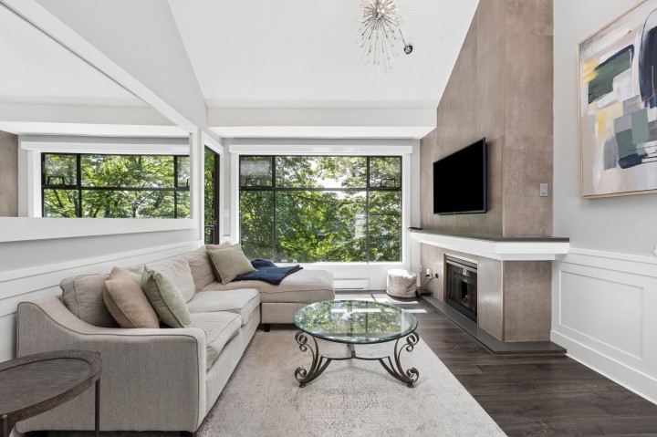 Photo 5 at 303 - 1702 Chesterfield Avenue, Central Lonsdale, North Vancouver