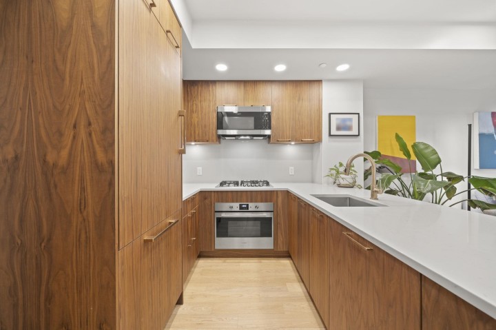 Photo 3 at 205 - 2550 Garden Drive, Grandview Woodland, Vancouver East