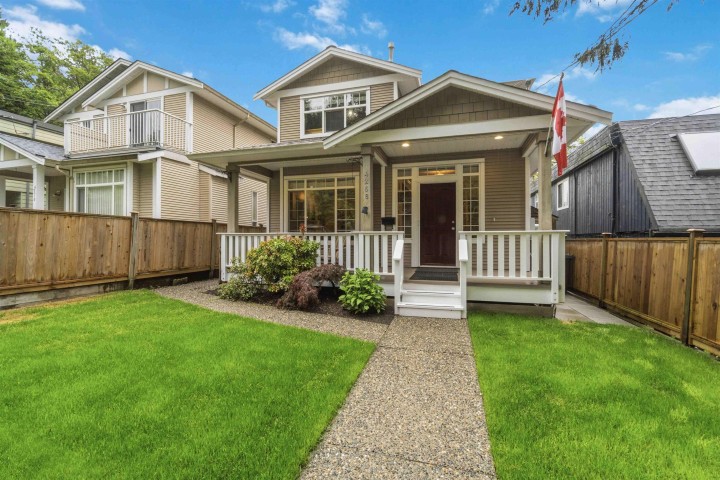 Photo 1 at 4268 Hoskins Road, Lynn Valley, North Vancouver