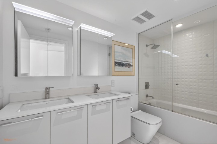 Photo 14 at 312 - 2220 Kingsway, Victoria VE, Vancouver East