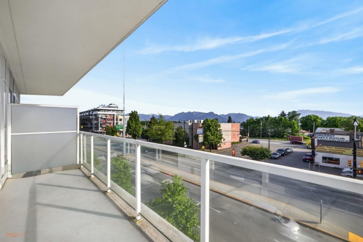 Photo 18 at 312 - 2220 Kingsway, Victoria VE, Vancouver East