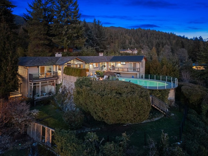 Photo 1 at 4570 Woodgreen Court, Cypress Park Estates, West Vancouver