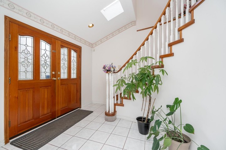 Photo 3 at 726 E 56th Avenue, South Vancouver, Vancouver East