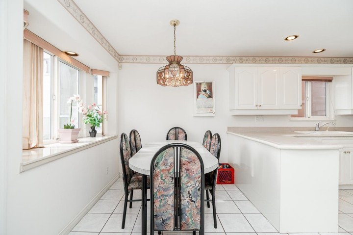 Photo 9 at 726 E 56th Avenue, South Vancouver, Vancouver East