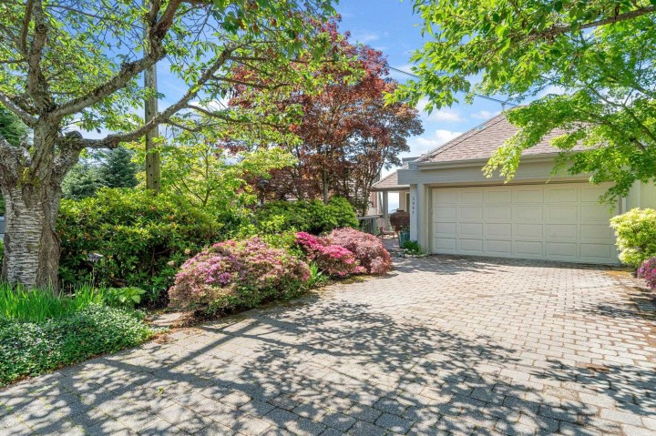 Photo 3 at 3961 St. Albans Avenue, Upper Lonsdale, North Vancouver