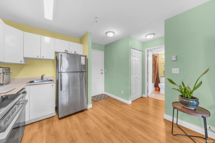 Photo 6 at 202 - 3624 Fraser Street, Fraser VE, Vancouver East