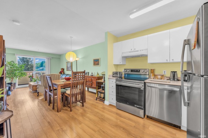 Photo 3 at 202 - 3624 Fraser Street, Fraser VE, Vancouver East