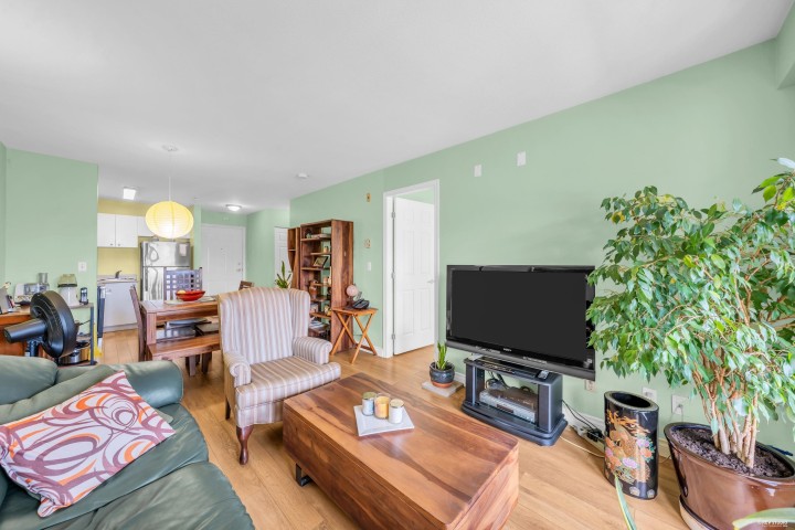 Photo 11 at 202 - 3624 Fraser Street, Fraser VE, Vancouver East