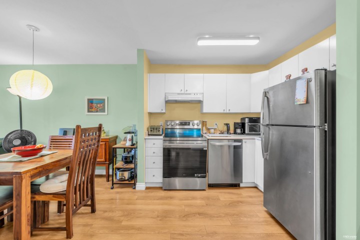 Photo 4 at 202 - 3624 Fraser Street, Fraser VE, Vancouver East