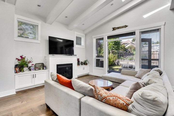 Photo 7 at 738 E 13th Street, Boulevard, North Vancouver