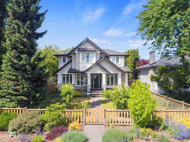 Photo 1 at 738 E 13th Street, Boulevard, North Vancouver