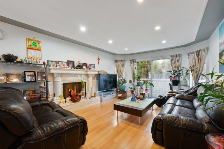 Photo 2 at 2663 E 41st Avenue, Collingwood VE, Vancouver East