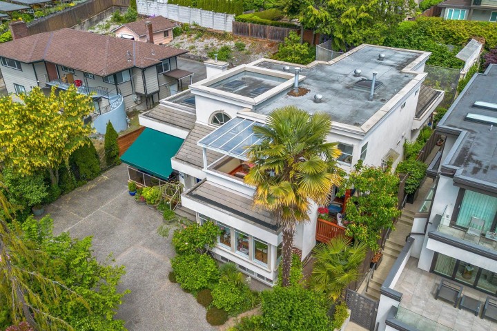 Photo 17 at 2541 Marine Drive, Dundarave, West Vancouver