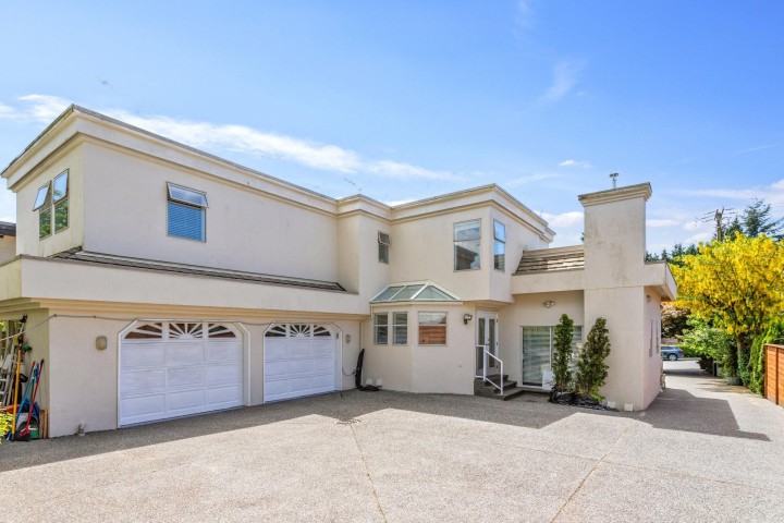 Photo 32 at 2541 Marine Drive, Dundarave, West Vancouver