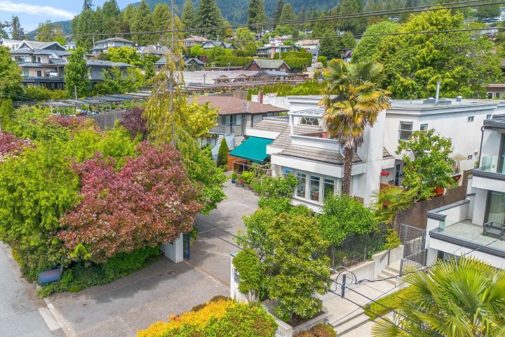 Photo 35 at 2541 Marine Drive, Dundarave, West Vancouver